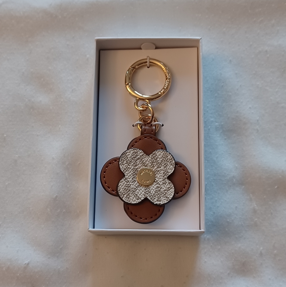 Michael Kors Brown & White Flower KeyCharm NWT